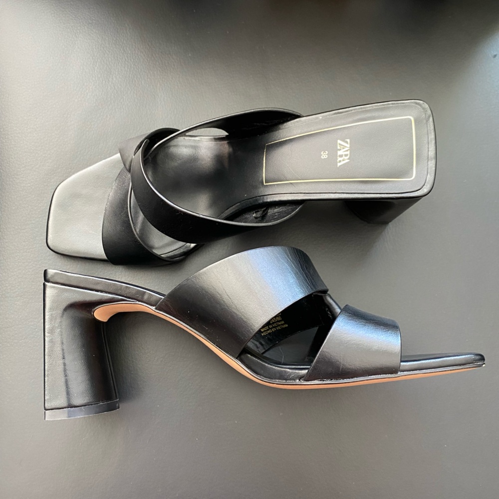 New black shoes , Zara - Picture 3 of 4